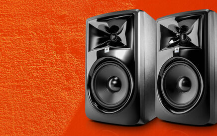 Win JBL Powered Studio Monitors