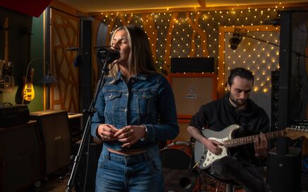 LD Systems Live Sessions: Jade Morgan Kelly performs original song ‘Stuck Between’