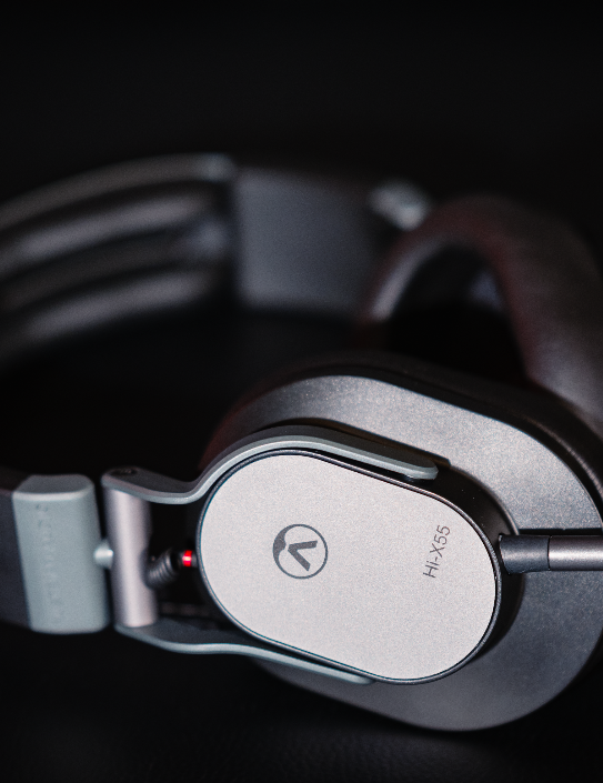 Austrian Audio Hi-X (High Excursion) headphones 2.png