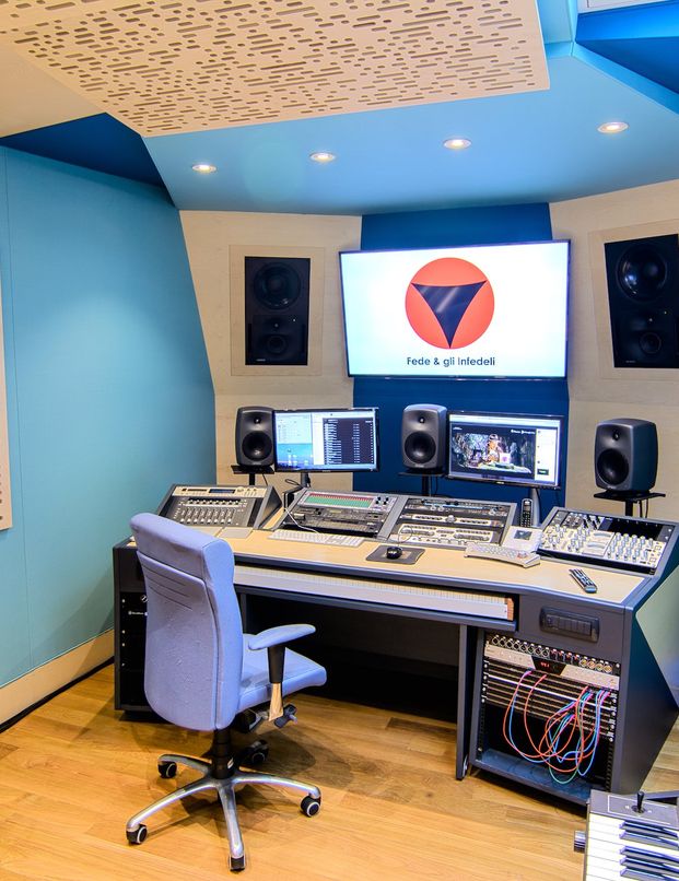 Federico De Robertis Genelec studio.jpeg